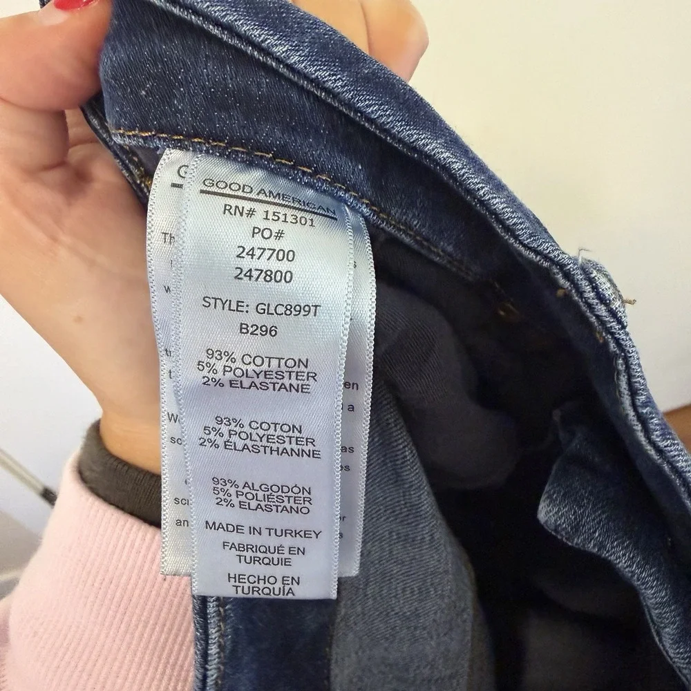 Good American Good Legs Crop Jeans - Picture 4 of 6